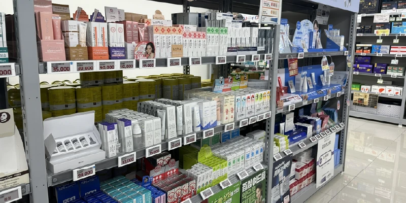 大型超市與藥妝店
