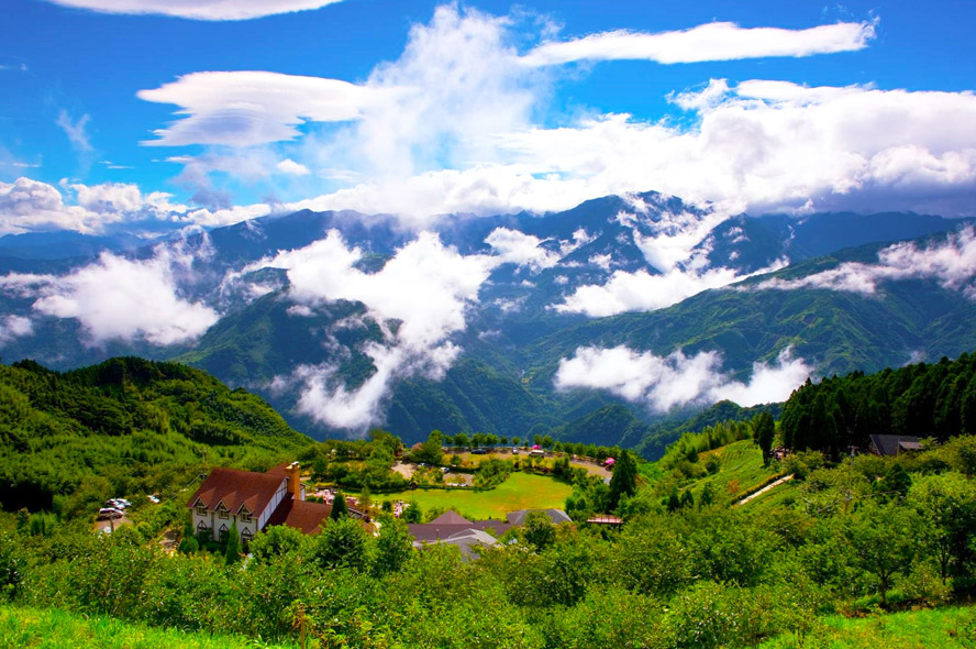 歡喜慶雙十~山林秘境慢遊「山上人家」發現軟橋社區彩繪村、夢幻心型石滬步道3天